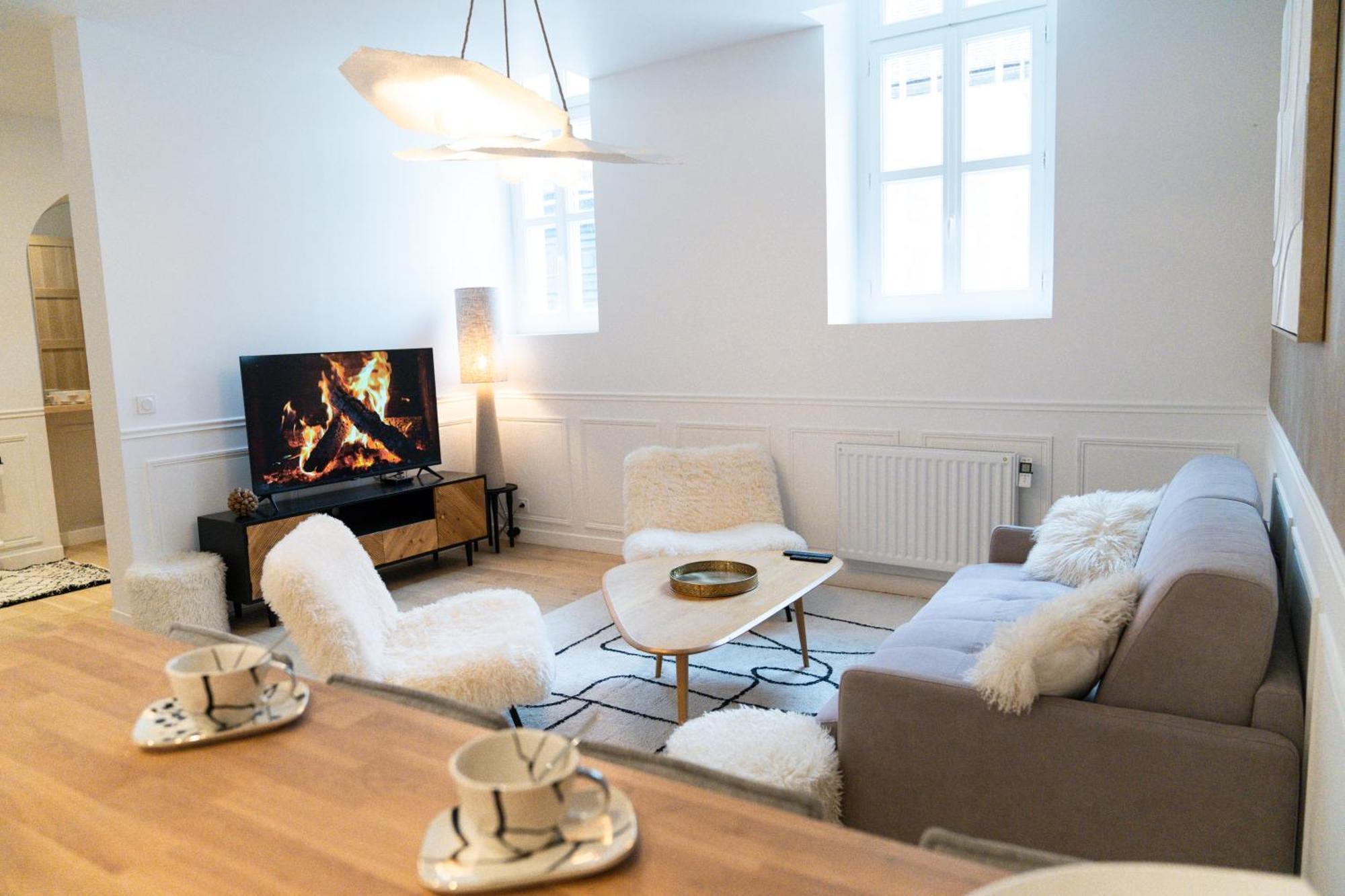 Velvet - Best Keys - Maison Duplex Elegante - Plein Centre Ville - Deco Minimaliste & Cosy - Literie Haut De Gamme - 2 Chambres Separees - Lit Queen Size & 1 Canape Convertible - Smart Tv - Wifi Fibre - Check-In Autonome Санс Екстер'єр фото
